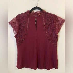 Belldini Elegant Lace crochet Mockneck Burgundy Top size Large